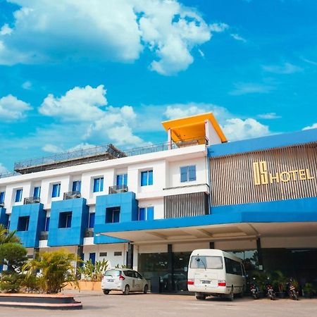 Os Hotel Tanjung Uncang Sagulung Exteriér fotografie
