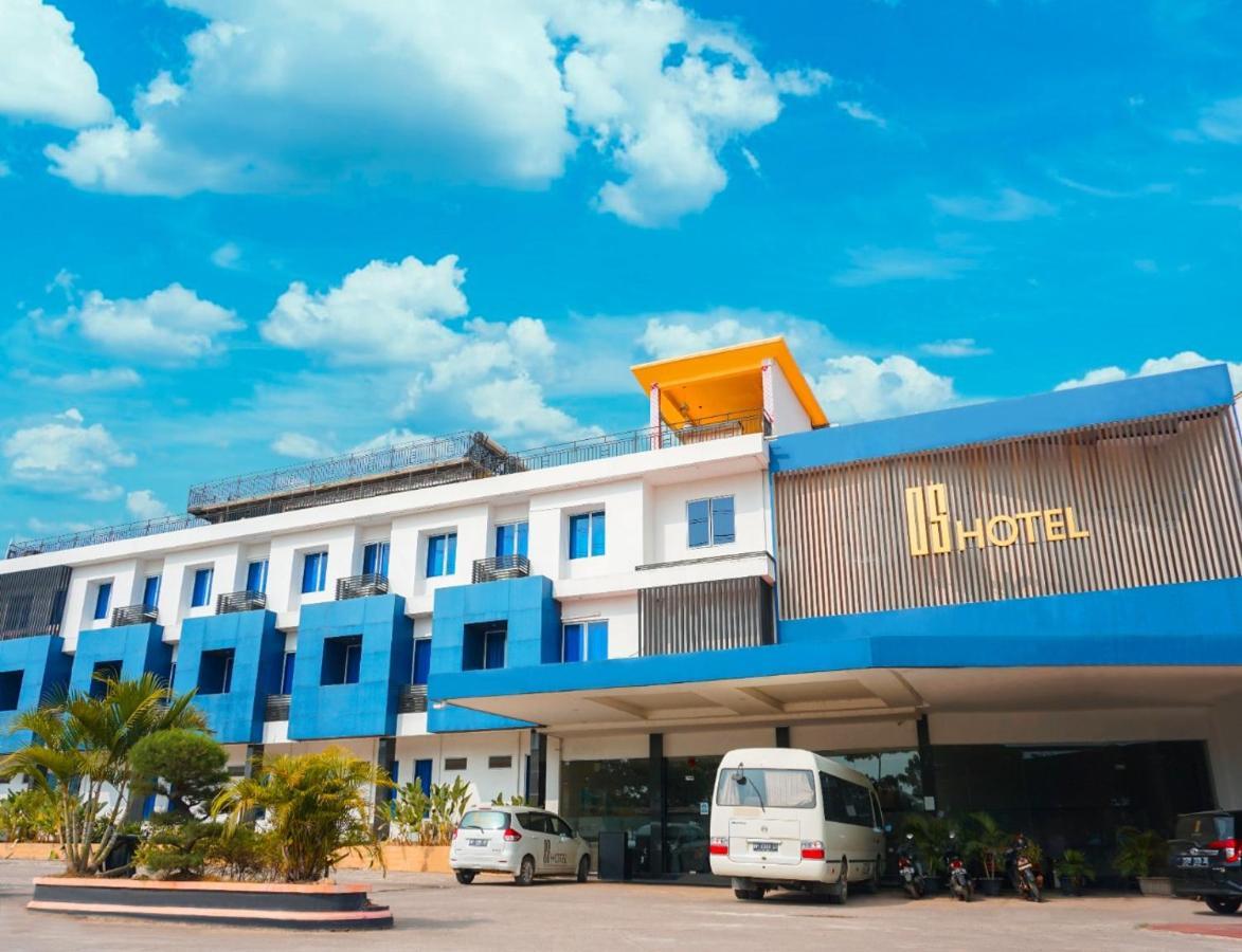 Os Hotel Tanjung Uncang Sagulung Exteriér fotografie
