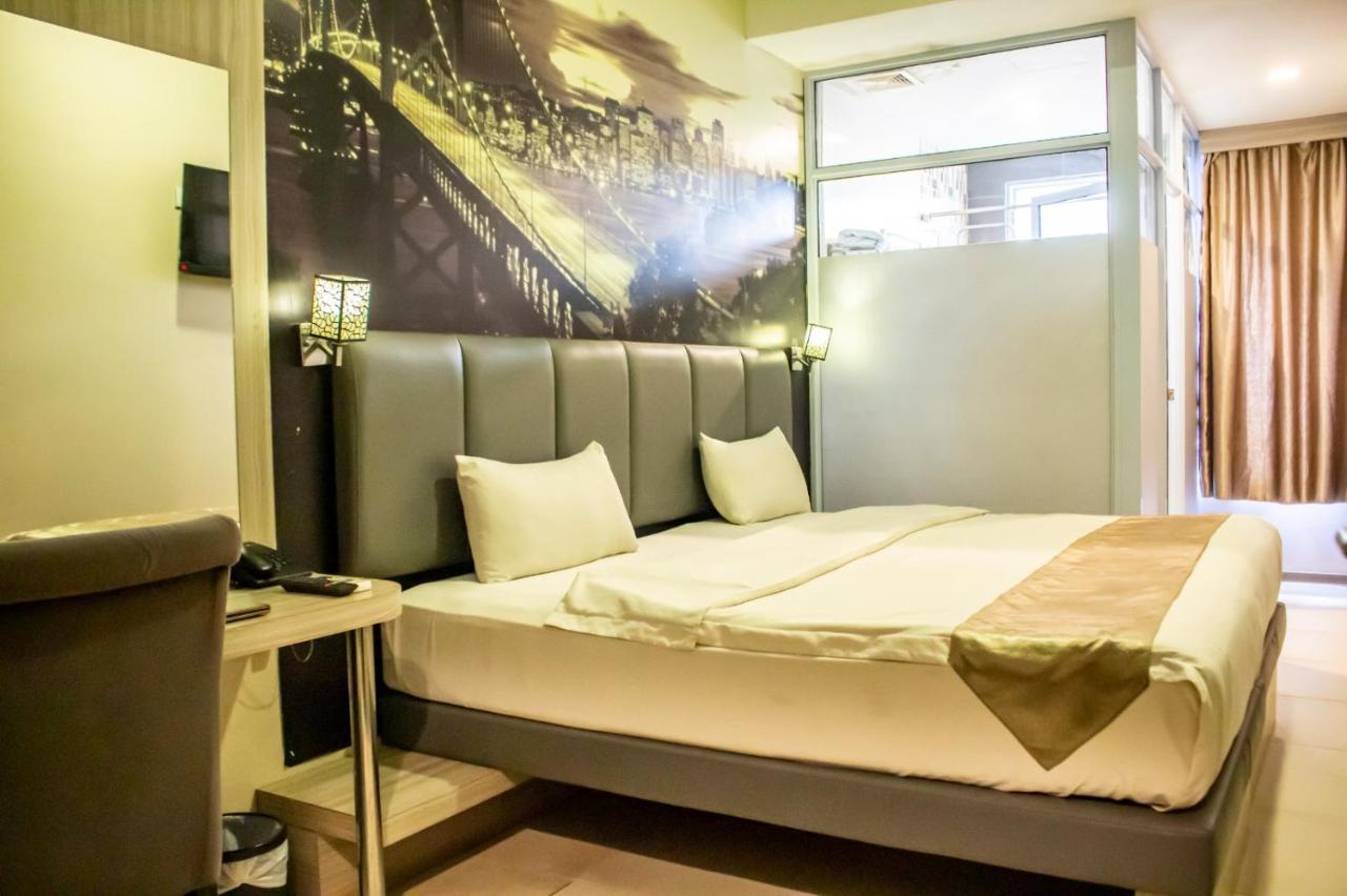 Os Hotel Tanjung Uncang Sagulung Exteriér fotografie